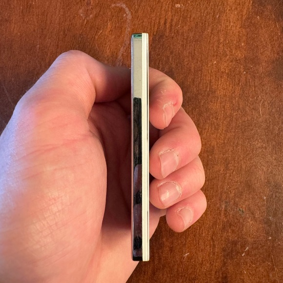 iPod Nano (1st Generation) 2GB - White - Picture 7 of 8